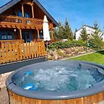 Holzhaus Muehlenblick Mit Whirlpool Holiday home Medebach