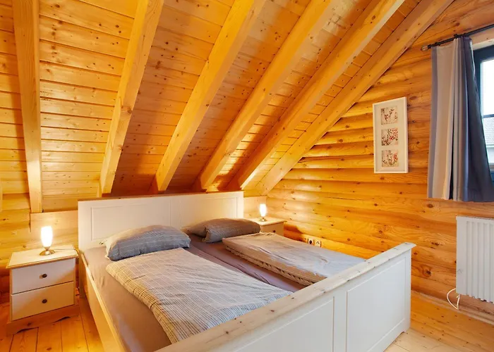 Holzhaus Muehlenblick Mit Whirlpool Hébergement de vacances Medebach